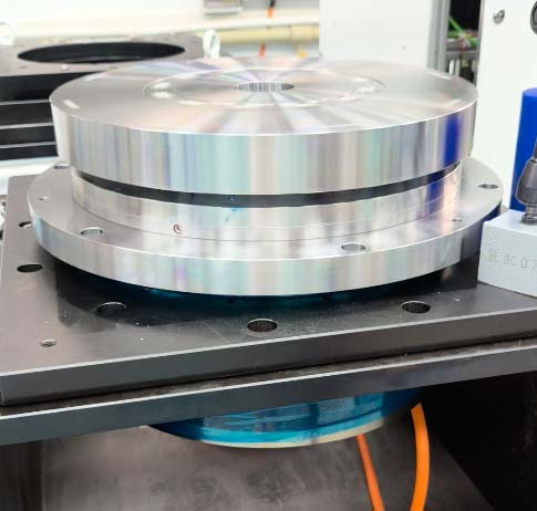 立卧两用水冷直驱转台 RTCK385-70